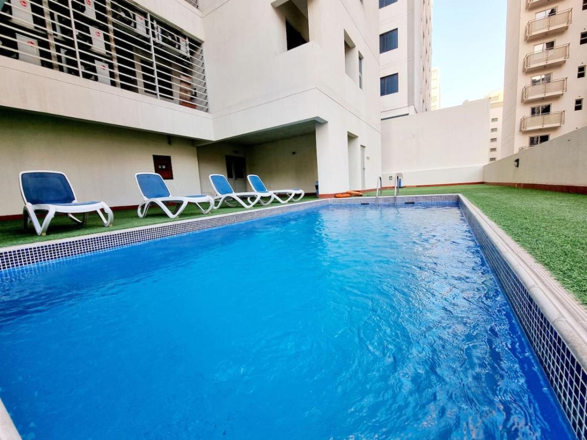 Vibrant Two Bedroom In Juffair Manama Exterior photo